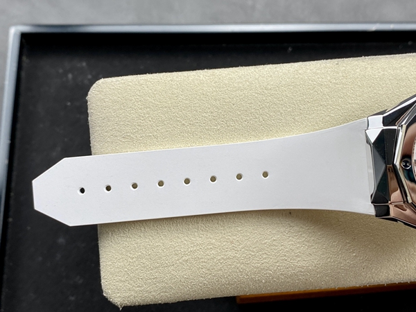 ウブロコピー時計着用イメージ